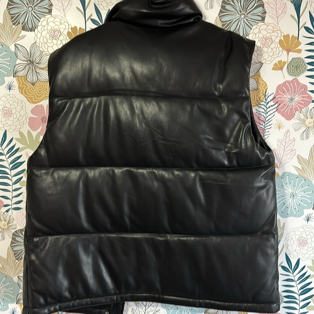 Abercrombie & fitch vegan leather puffer vest - Picture 5 of 6